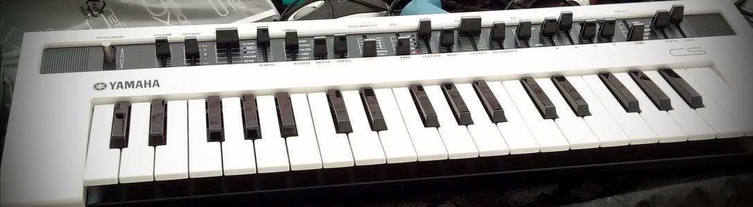 Yamaha CS Mini-Synth